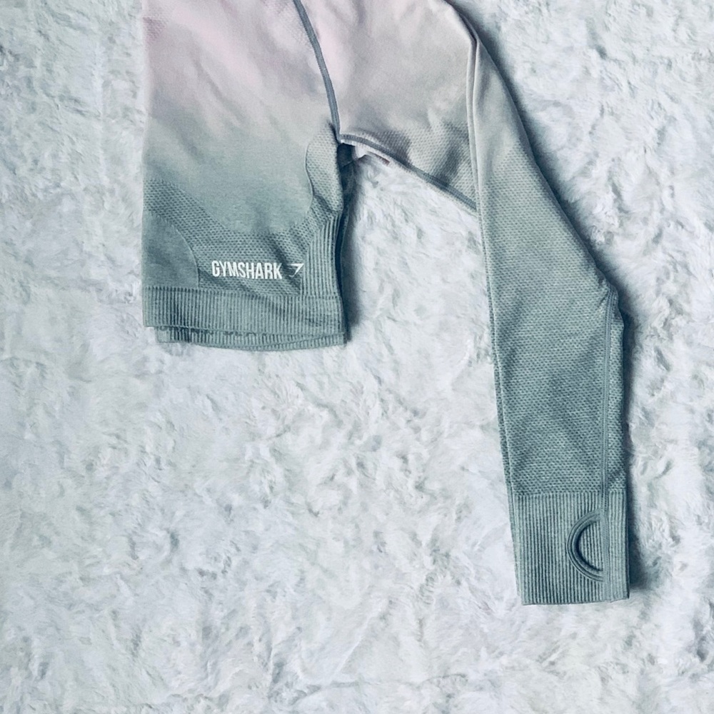 GymShark Cropped Long Sleeve - Picture 2 of 2